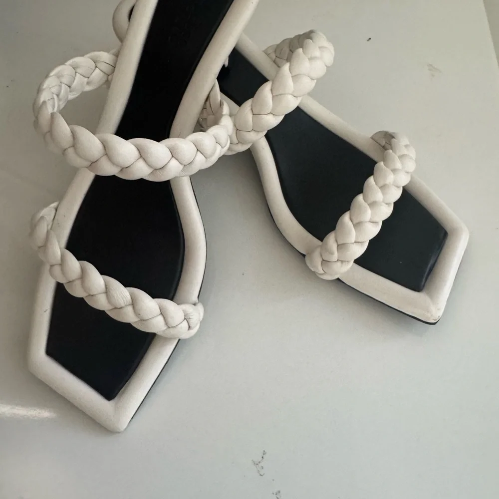 MERCEDES CASTILLO chic white